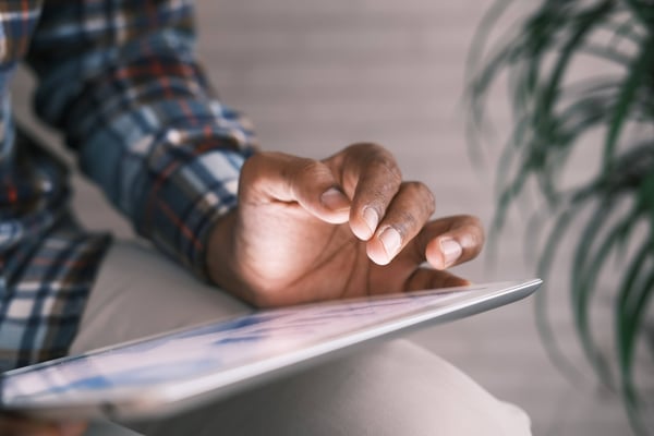 Patient_holding_Ipad_form-1