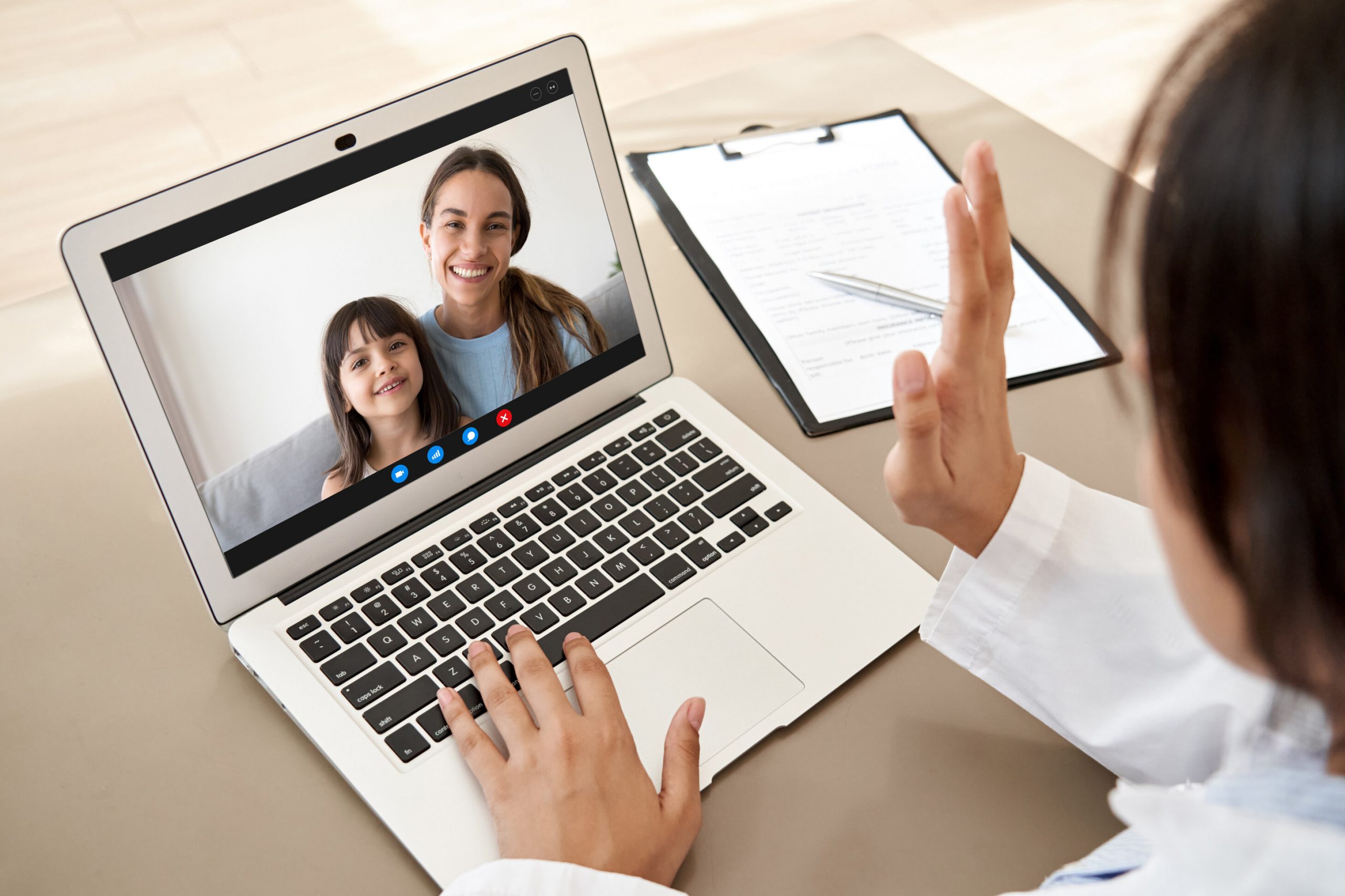 Mother and daughter virtual consultation